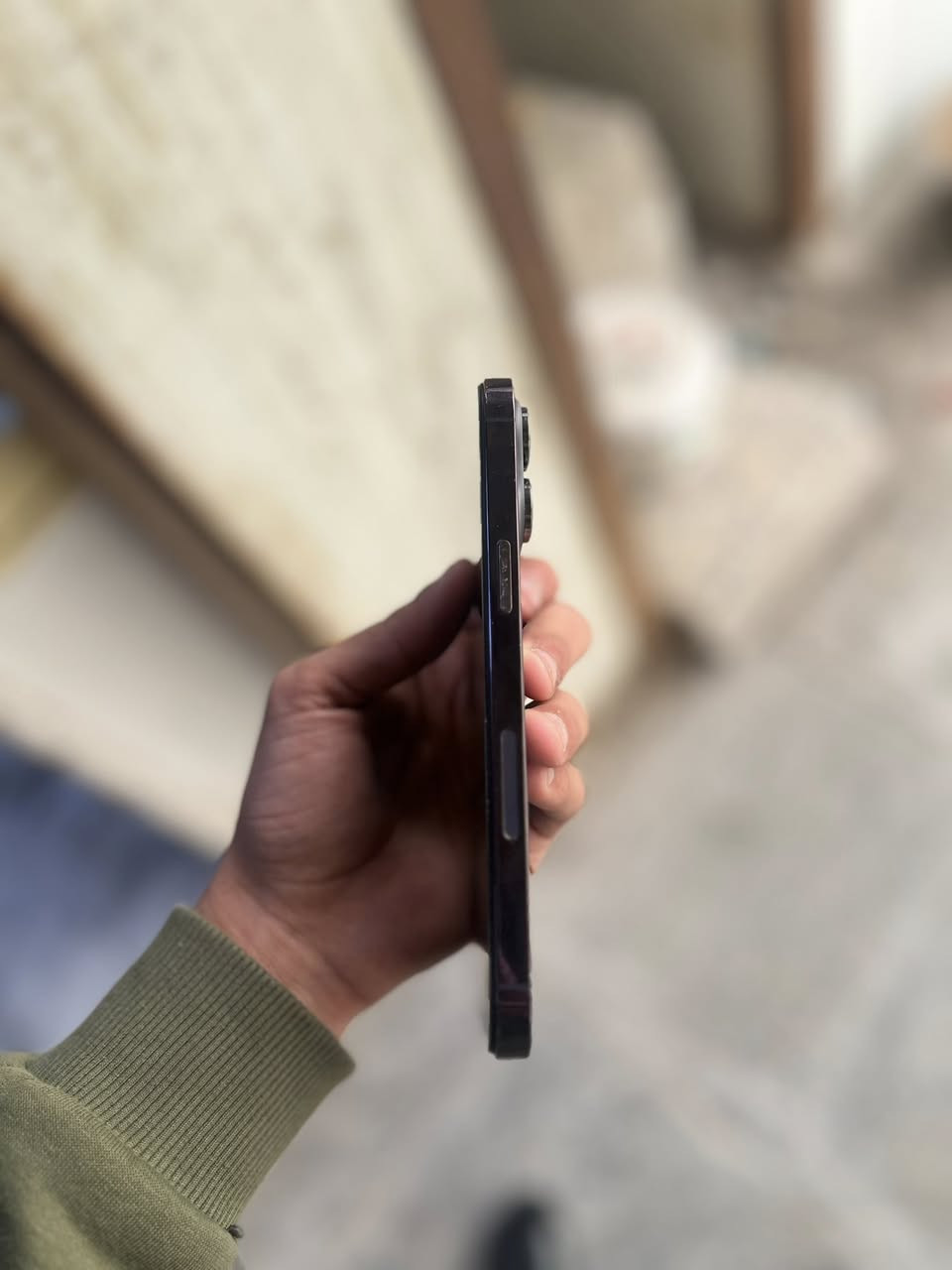 السلام عليكم تلفون ١٤ برو ماكس الجهاز مفتوح بس شاشة ٣ خيارات والباقي جديد الذاكرة ٢٥٦ البطارية ١٠٠ مرفوعة نسبتها الكامرات والسماعات كلهن شغالات الملحقات فقط كارتونة مالته السعر ٥٧٥ وبي مجال للشراي مكاني البصرة المعقل 
هـ ***********
