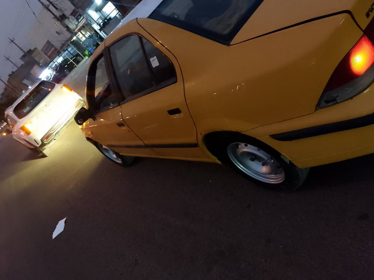 السلام عليكم سمند لبيع موديل 12 سياره جاهزه من كشي مكينه وكير وكهربيات مضبوطه محتاج بيع سريع 27 وبيه  رقمه بغداد مجال لشراي استفسار ***********
