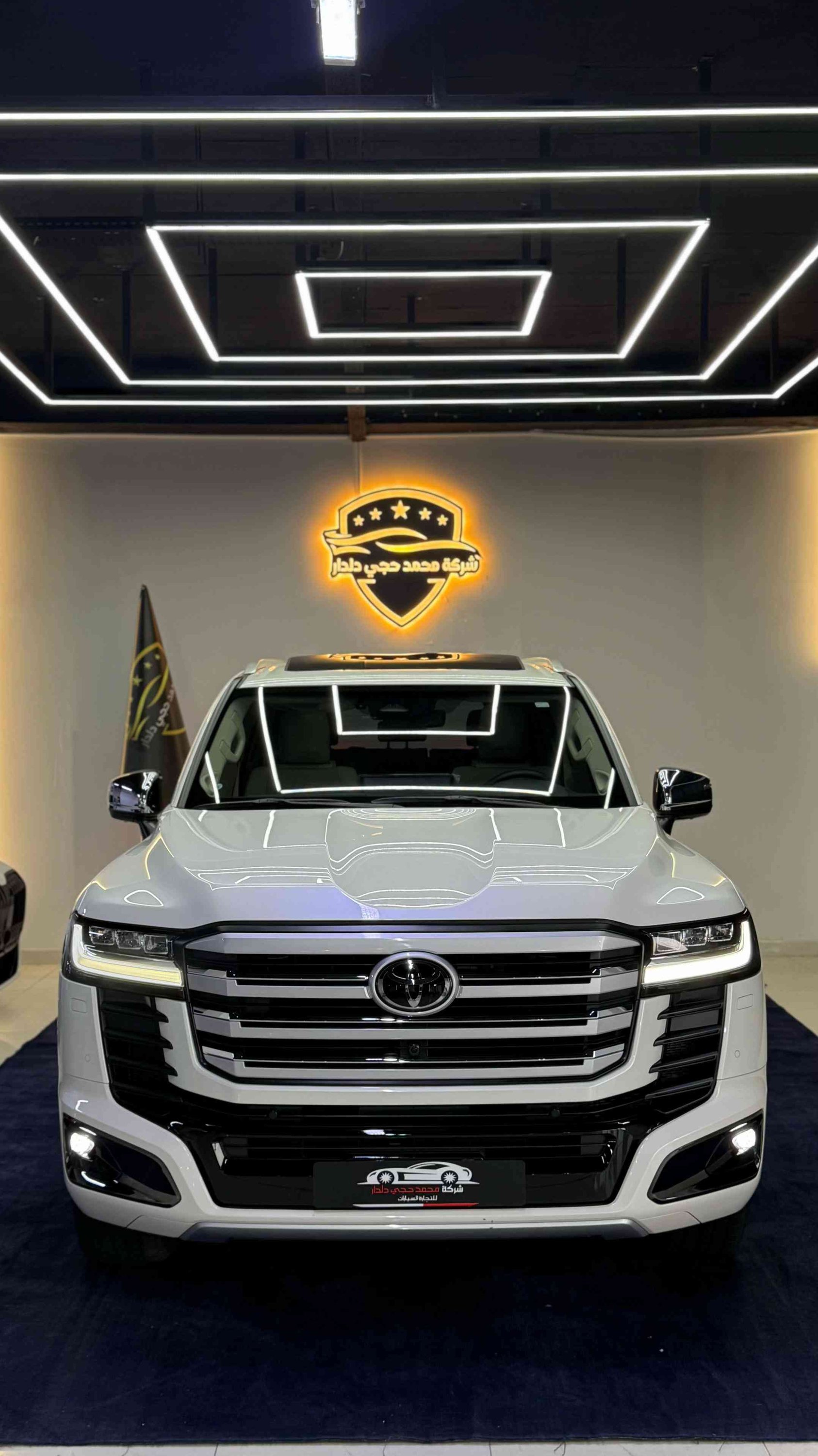Toyota-land cruiser 2025 clean title VX twin turbo hybrid Full option 12,000 km white & yellow Call for price: *********** ***********
