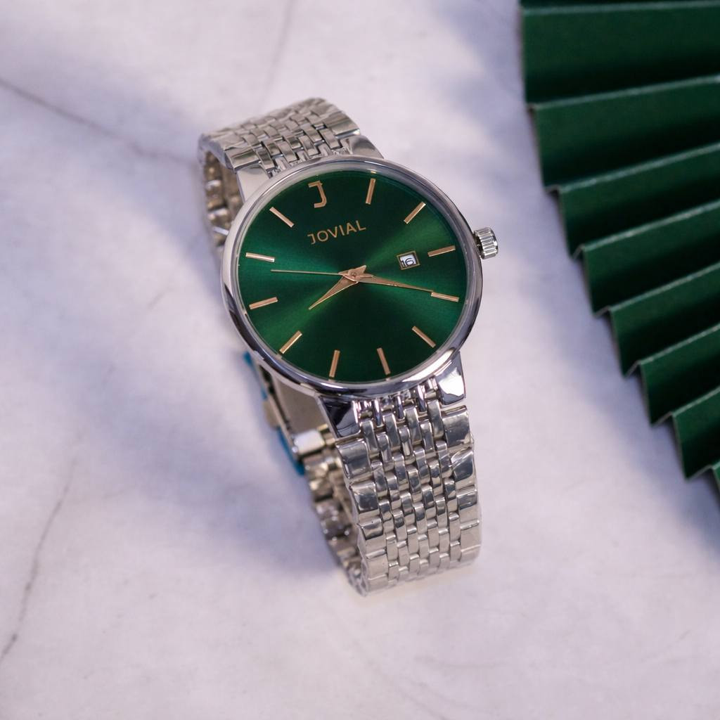 الساعة: كلاسيك أنيقة (مناسبة رسمي وكاجوال)
لون المينا (القرص): أسود غامق
المؤشرات والعقارب: لون ذهبي وردي (Rose Gold)
الهيكل: ستانلس ستيل فضي لامع
السوار: سوار معدني فضي بتصميم شبكي أنيق
الزجاج: زجاج شفاف مقاوم للخدش (غالباً كريستال معدني)
خاصية التاريخ: نافذة عرض التاريخ عند رقم 3
الإغلاق: قفل معدني قابل للطي
التوصيل لجميع المحافظات 
#ساعات #اكسسوارات #اكسبلور


**إذا كنت صاحب هذا الإعلان وتريد حذفه لأي سبب، رجاءا أرسل رسالة إلى الدعم الفني**