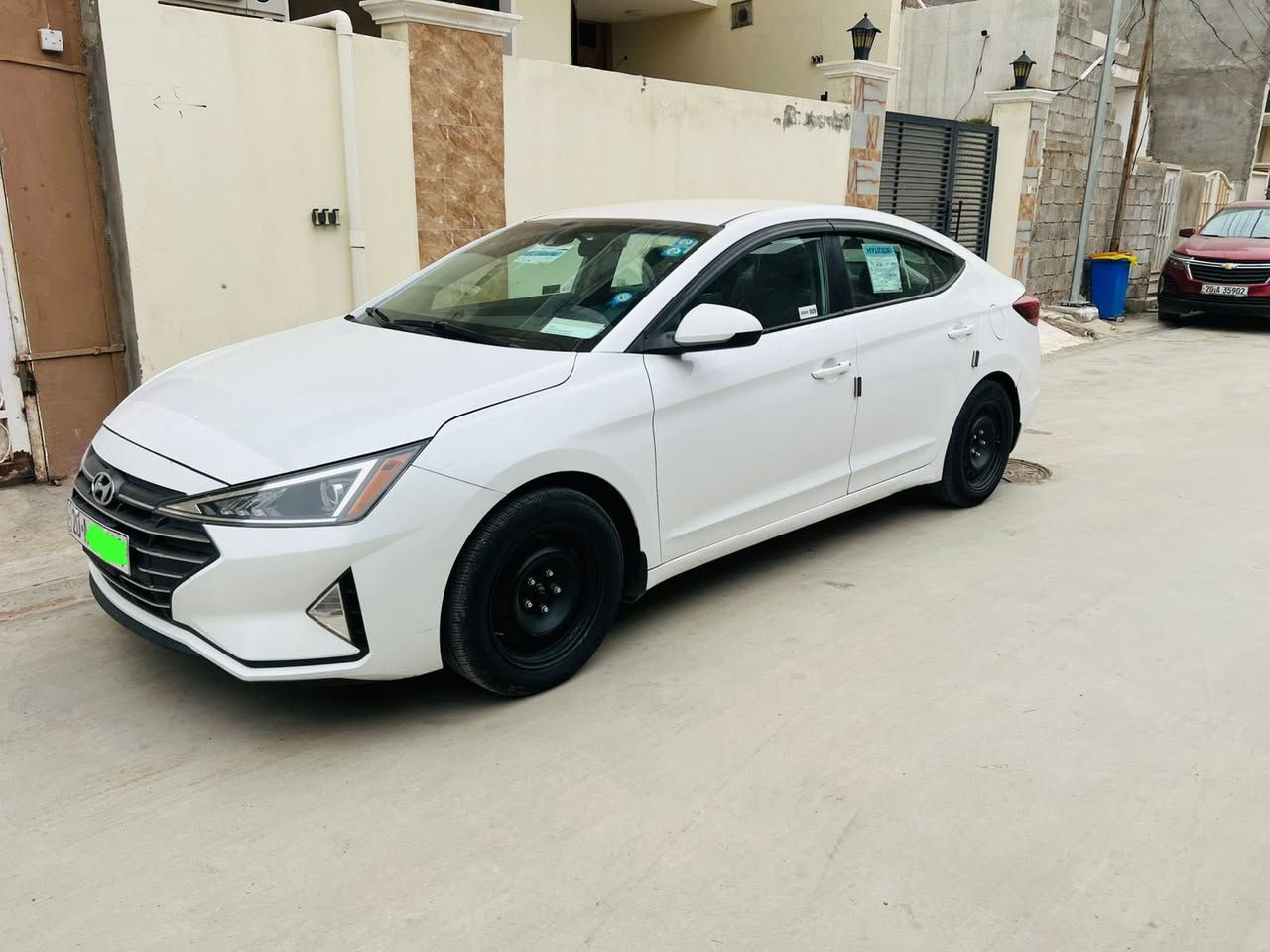 سلام عليكم النترا وارد امريكي موديل 2020 سياره ضررها بس صندوق فقط رقم دولي بسمي ديالى تسلسل 20 هزه سنويه كله جديد سياره  جديده محرك 2000 دوش  عله يدي من امريكا ***********
