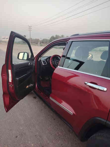 السلام عليكم للبيع جيب لاريدو موديل 2012 رقم بغداد مداور ثاني يوم بأسم المشتري وارد امريكي حادثها بنيد تبديل وصبغ الجاملغ الامامي بدون أي ضرر داخلي
#مواصفات_السياره تشغيل عن بعد 
بصمه أبوب
كاميرا دواره
تحكم ستيرن جهتين
مثبت سرعه
تبريد امامي وخلفي
جنطه كهربائيه
دواخل مخمل 
ويل كب كروم اصلي
محرك 6 سلندر
السياره جديده وجاهزه كير محرك تبريدة ثلج تخم تاير حداديه اشتخدام شخصي السعر155التصال *********** @إشارة 

‏
