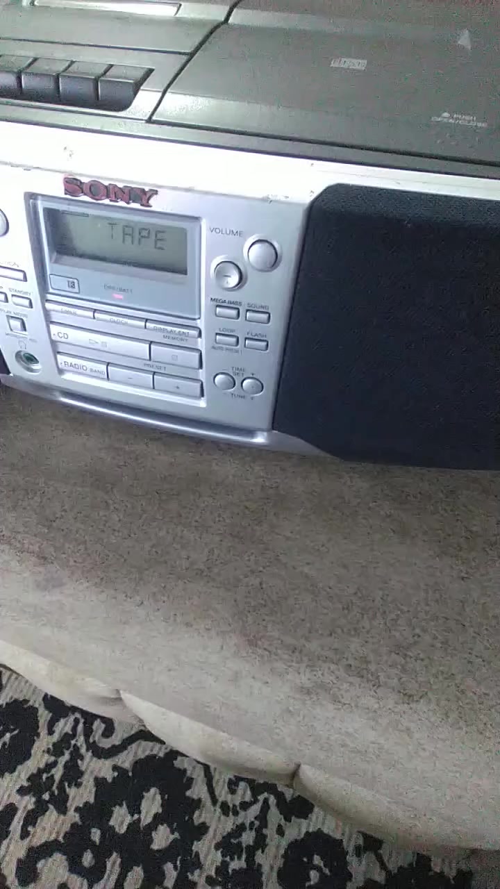 مسجلات سوني القطعه ب ٣٠ الف ويه التوصيل ..اثنينهن ب ٥٠ الف ويه التوصيل ..***********
