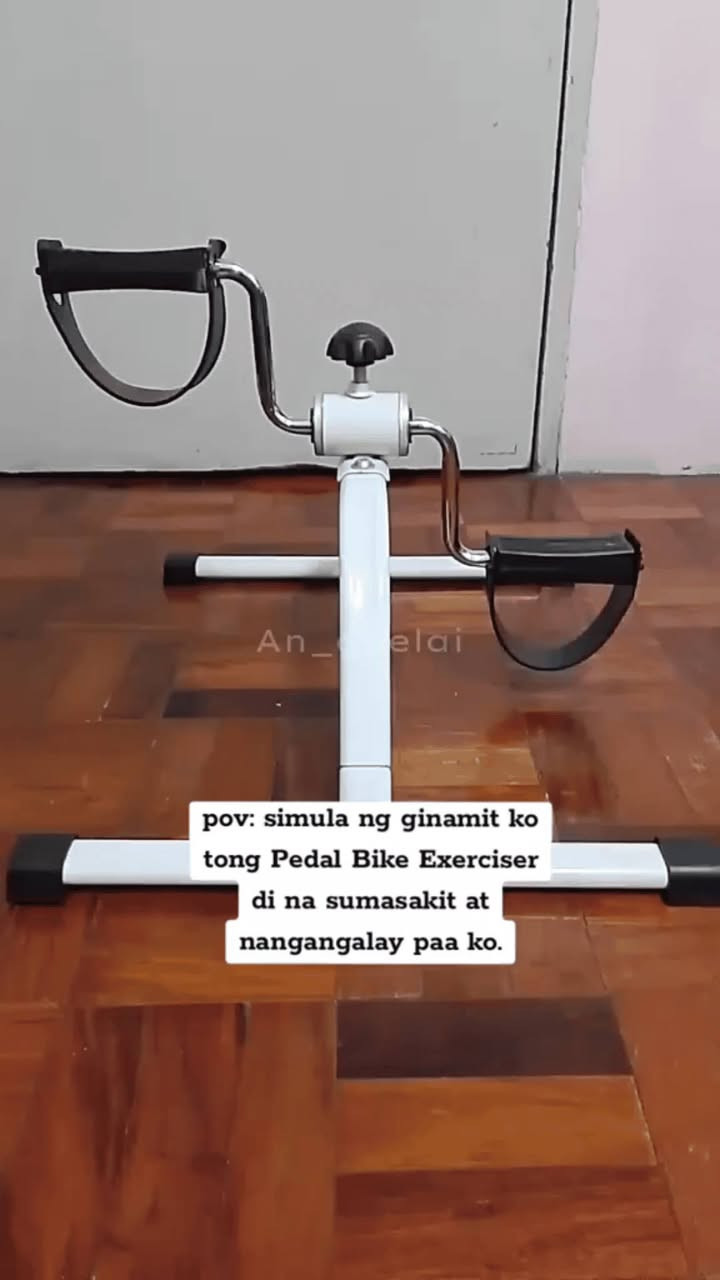 جهاز تمرين الأرجل GRAND EASY EXERCISER 111
السعر 20 الف

الاستخدامات:
جهاز تمرين منزلي يساعد على تحريك المفاصل وتقوية عضلات الساقين وتنشيط الدورة الدموية. مثالي لكبار السن أو لمن يحتاجون تمرينًا بسيطًا أثناء الجلوس على الكرسي أو الأريكة.

المميزات:
تصميم معدني ثابت ومتين غير قابل للطي.
يُركّب بسهولة من خلال البراغي والمسامير المرفقة.
مقاومة قابلة للتعديل بواسطة مقبض الدوران العلوي.
دواسات مريحة مزودة بأشرطة لتثبيت القدمين بإحكام أثناء التمرين.
قاعدة ثابتة بأطراف مطاطية مانعة للانزلاق.
لا يحتاج إلى كهرباء أو بطاريات.
مناسب للتمارين الخفيفة اليومية وتحسين اللياقة العامة.

محتويات الصندوق:
هيكل معدني رئيسي.
دواسات مع أشرطة تثبيت.
براغٍ ومفاتيح تركيب.
دليل الاستخدام.

المقاسات:
قياس الكارتون:
الطول: 46 سم
العرض: 9 سم
الارتفاع: 16 سم

ملاحظات:
يُستخدم على أرضية مستوية وثابتة فقط.
غير قابل للطي.
مخصص للاستخدام المنزلي.


**إذا كنت صاحب هذا الإعلان وتريد حذفه لأي سبب، رجاءا أرسل رسالة إلى الدعم الفني**