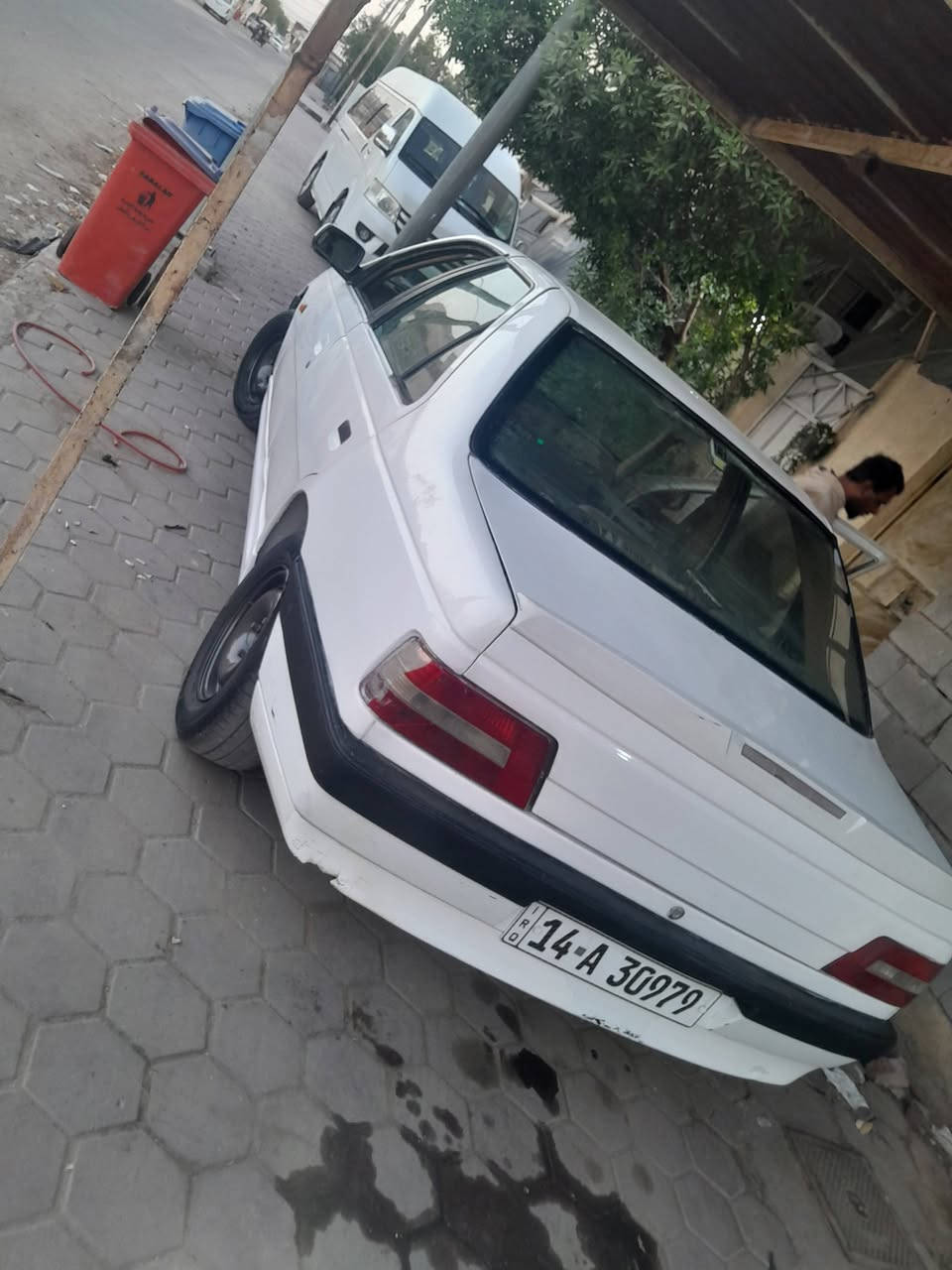 سلام عليكم شباب بيجو 405 للبيع السعر ٣٠ وبهه مجال تحويل مباشر هاتف ***********
