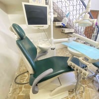 ‎السلام عليكم ‎جير نظيف جداً جديد  ‎كومبريسر طبي مغلون  ‎ شاشه+ كامرة ...