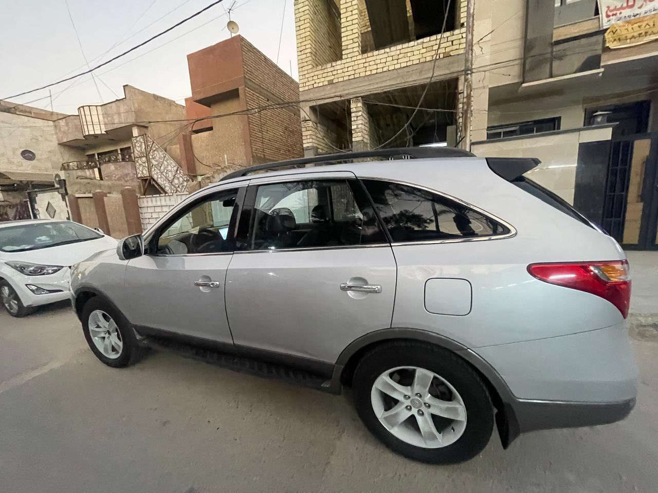 السلام عليكم هونداي فيركروز موديل 2008 فول مواصفات خليج لون سلفر كفاله عامه بدون اي صبغ بيه ملاحضات جدا بسيطه تبريد شغال فول تخم تاير جديد السعر 105وبيه مجال عنوان بغداد للاسفسار***********
