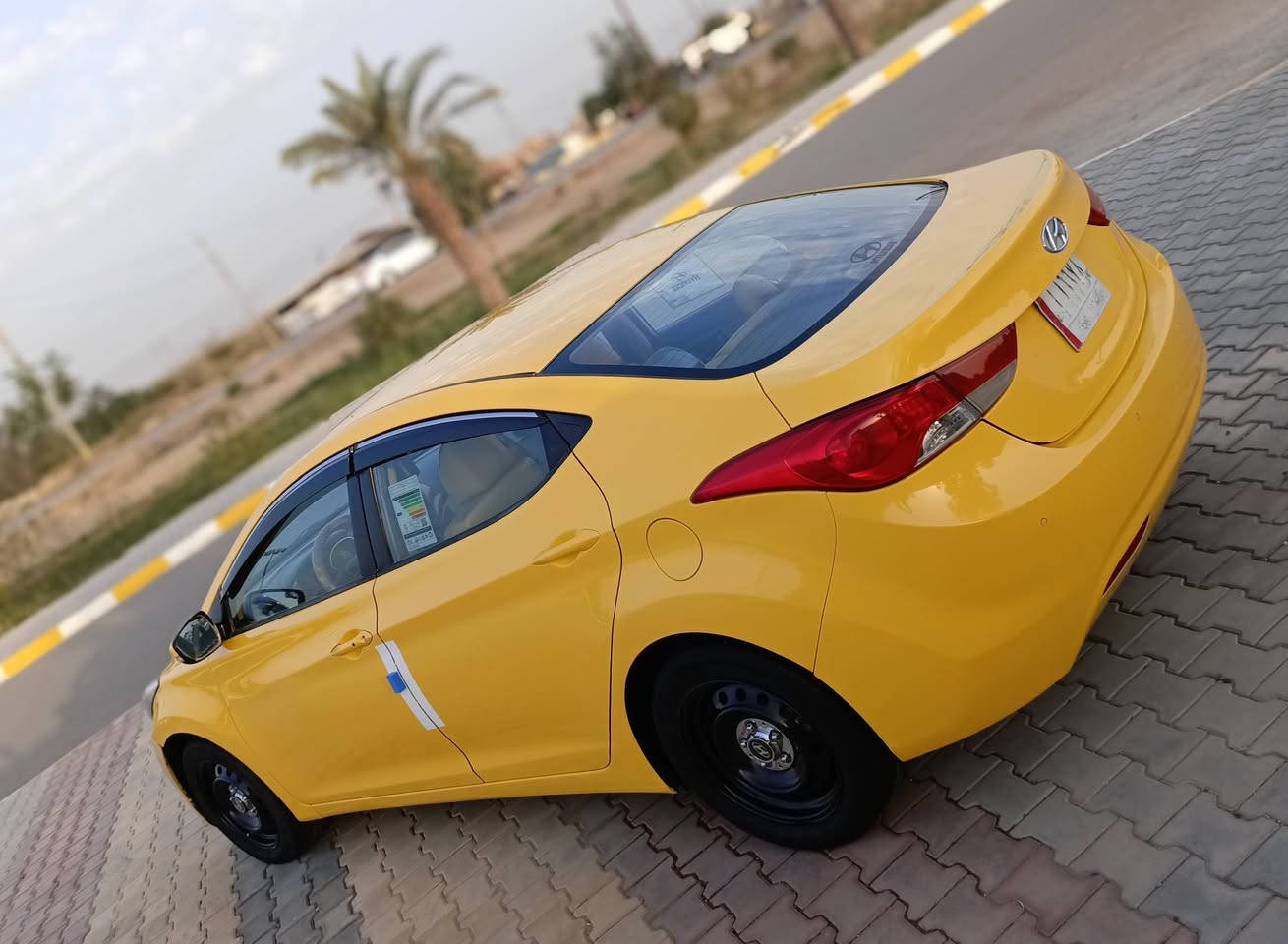 سلام عليكم سياره هيونداي النترا موديل السياره 2013خليجيه رقم واسط مشروع وطني سنويه  تحويل مباشر بلسم السياره جاهزة من كلشي مكان سياره واسط السياره مكفولة كفالة عامه من ضربة كص نقل جثه والوصولايات مكينه ولكير مكفولات تبريد شغال السياره اي نقص مابيه حداديه خلفي امامي جديده تخم تاير جديد السياره خط بحث وهيه مصفر سعر السياره 109 ورقة بيه مجال حك جيه رقم موبايل صاحب سيارة موجود بلنشر 
***********
