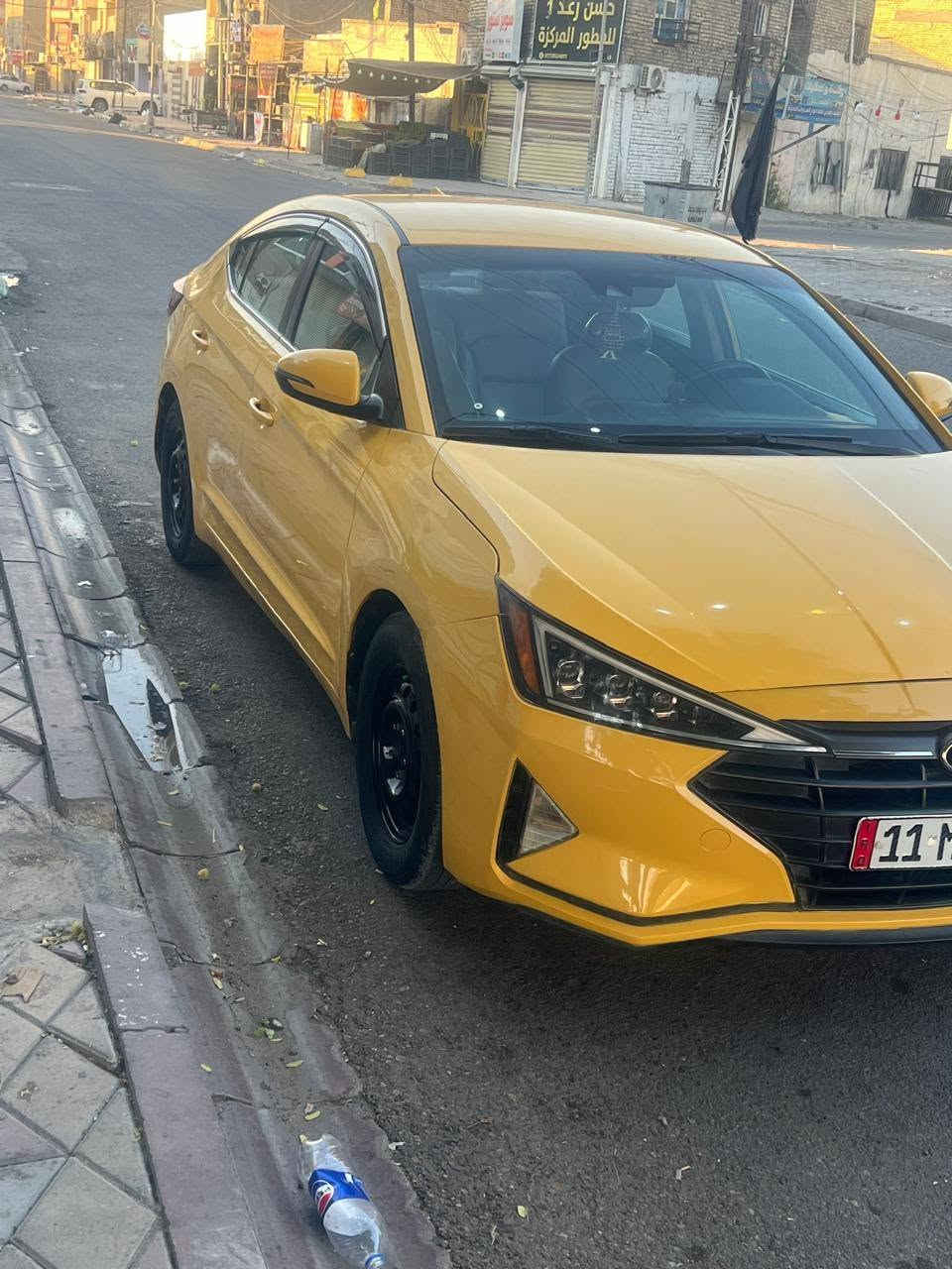 السلام وعليكم النترا 2019 وارد امريكي
حادثها جاملخ خلفي وربع الباب صور الحادث مرفقة بالمنشور بجم كبس كير Atمكينة دوش مكفولات لا لغد ولا شاصي 
السيارة فول مواصفات من عدة الفتحة 
كشنات جلد 
شاشة كار بلي 
بصمة تشغيل وابواب 
كشن كهربائي 
حساسات امامي خلفي 
انضمة قيادة + صندوك ذكي
شحن لاسلكي
لد ابواب 
5 عدسات لد 
3 وضعيات قيادة          ABS
تدفئة كشنات 
ردارات امامي 
مري شفط + اشاير 
تحكيم جهتين ستيرن 
نضام بريك طوارئ 🆘 
محرك 2000 دوش 
الكير At المرغوب 
وبعد بيها مواصفات صدر امامي خلفي نضيف تبريد + تدفئة 
السيارة بسمي رقم جديد هزة جديدة سنوية جديدة مكاني بغداد السعر 123 وبيها مجال ان شاء الله للاستفسار ***********
استعمالي الشخصي السيارة بعد احلى من الصور

