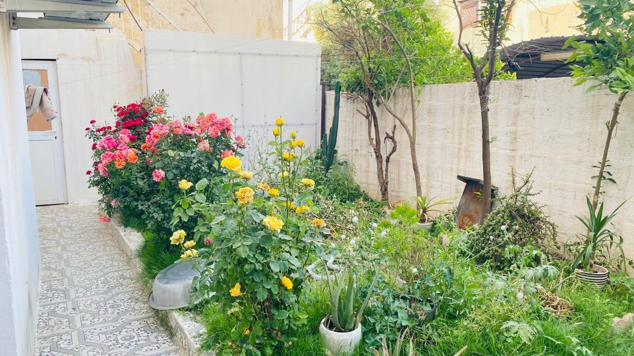 #🏠دار للــبيع  🅿️ مناسب جداً 
مساحة 200متر💥 طابقين 
طابو صرف ... يتكون من  طابق الارضي :غرفتين نوم واستقبال ومطبخ وهول وصحيات وحديقه 
الطابق الثاني:غرفتين نوم ومطبخ وصحيات

(كركوك تسعين قرب المدارس والبدالة) 
 ________________
#السعر 145 مليون 
للاستفسار  اكثر يرجى 📞✔️اتصال 

  ***********
................................
أو زوروا مكتب السعيد الكائن حي الواسطي سايدين شقق ألغاز مقابيل جامع الشيخ ابراهيم البرزنجي