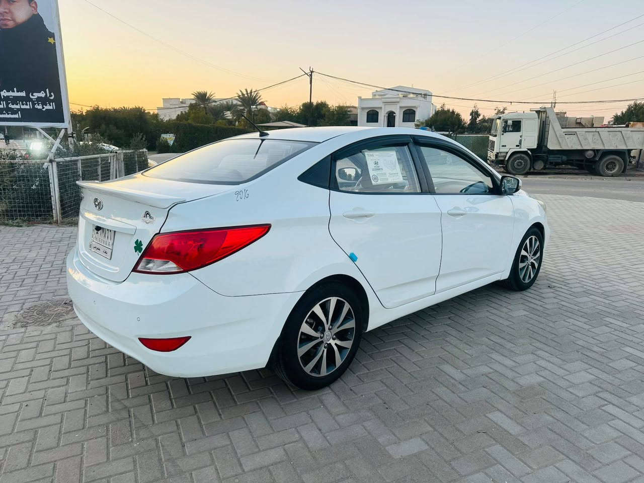 سلام عليكم من رخصة الادمن اكسنت لبيع سيارة جاهزة مكينة كير صدر جديد بيها صبغ الدوسة وربع الباب فقط باقي السيارة كفالة موديل 2016 السعر 103وبيها مجال مكان السيارة البياع ممتواجد على الفيس الاتصال ***********
