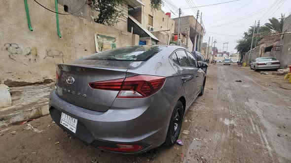 السلام عليكم
النترا ٢٠٢٠ لون فيلي ..
كير مكينة كفالة.. 
مكينة ٢٠٠٠
معوقين ميسان السيارة موجودة بالصبرة /حي الحسين
بيهة باب تبديل عكس السايق ومصبوغ
ابيع صبغ صفحة. تقرير الفحص موجود بالنشر
صور الحادث موجودة
٣ انظمة قيادة اوتو+عادي+اسبورت+
ايكو اقتصادي
تخم تاير..
 حدادية طوبة..
 تبريد... تدفئة
باتري جديد
ارضية جلد
تحكم استيرن جهتين
شاشة.+. كامرا..
توقف ذاتي
ماشية ١٠٢ حقيقي. السعر. ١٢٣.وبيهة مجال للطيبين
للعلم. سيارة بيت فقط. وراعيهة موضف.
رقمي. ***********...***********
