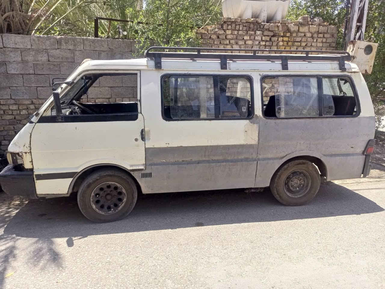 ، سلام عليك كيا بستا للبيع او مراوس موديل 95 محرك مابي شي كير نظيف شواصي نظيفات  سنويه صاقطه ب2023 صاحبهه موجود تريد تحويل تريد وكاله *********** ديالئ بلدروز السعر 27 بي مجال بسيط،
