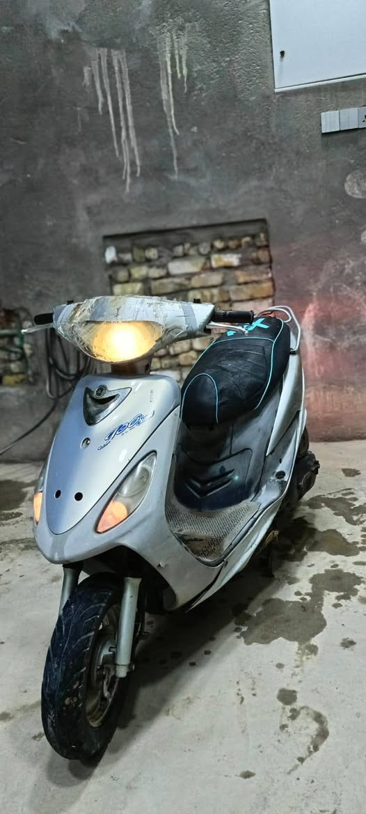 السلام عليكم
ماكس  منغولي ما مفتوحة 

دراجه محركهة نضيف بس الدراجه هاملهة يرادلهة ادامة وابد ما طابة مصلح فقط الدهن وعطل بصيط الدراجة ما اذب عليهة ربع تجي وتفحص وشوف بعينك  فقط الكفرات اذا تريد تبدلهن  واوراق الحاوية مالتهة موجودة ومكاتبة بيع وشراء من

 عبد الامير موجودة السعر 700 وبيهة مجال 

المكان ناصرية مركز
***********
