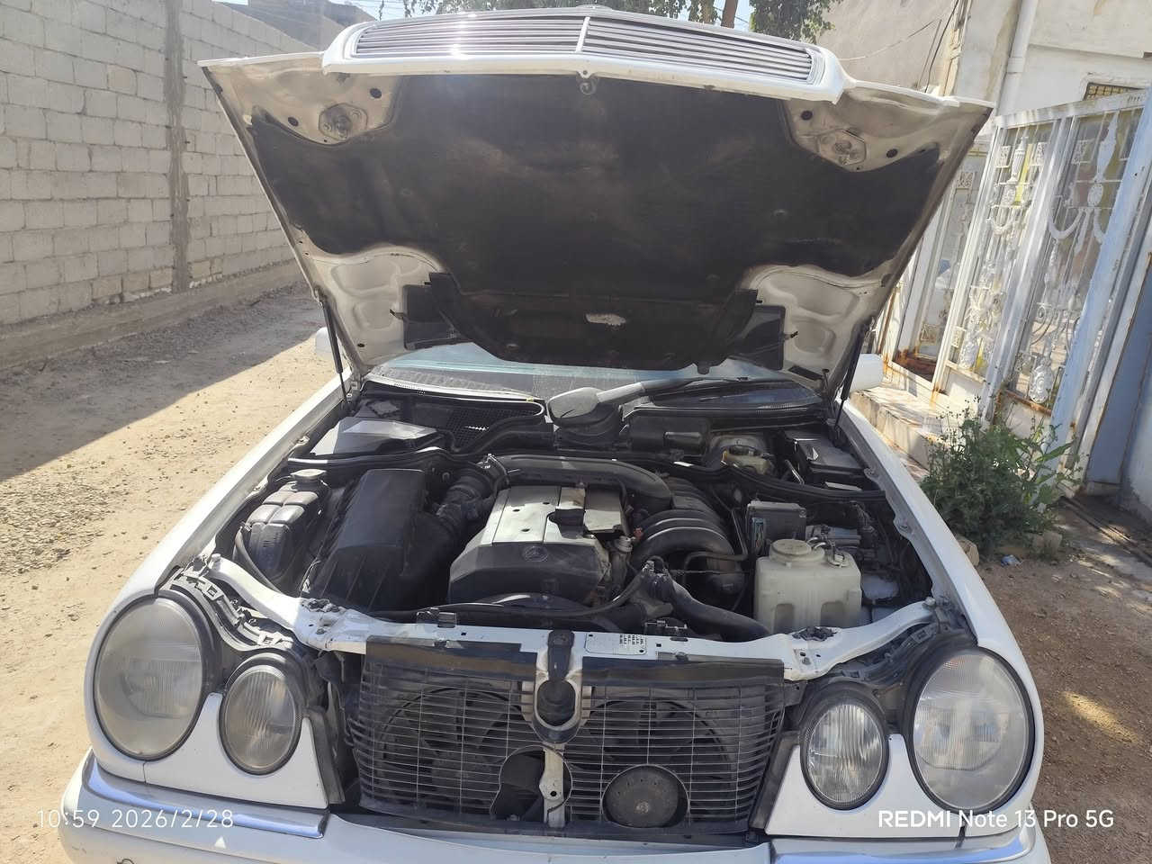 مرسيدس ام عيون w210 موديل 1996 ابيض رقم بغداد مكينة m104 خراطيم جاهزة من كلشي عدا ليك بالتبريد تخم تاير وباتري هستوني وسلف هستوني شادلها
عليها صيانة كاملة تبديل بلك و واير بلك ومجول وظفيرة جديدة وعقل وامبلايزر جدد 
حداديتها نص عمر 
بيها صبغات ابمكانات اثر جراد وطخطخات 
سعرها 90 وبيها مجال بسيط مكاني كربلاء 
تجي تكلب وتشوف بخدمتك 
رقمي 
***********
