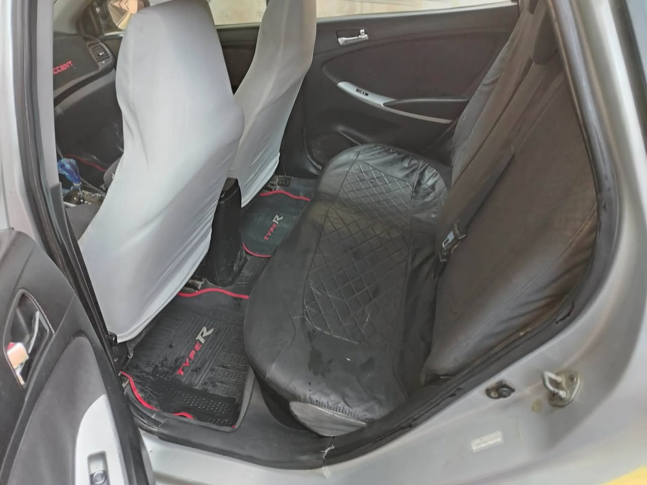 السلام عليكم
اكسنت أمريكي موديل 2012 رقم نينوى رقم وسنوية وهزه جديد بسمي هيئة وغرامات صفر منضومه غاز ضرر جنطة مكان السيارة موصل الأيسر 112
***********
***********
