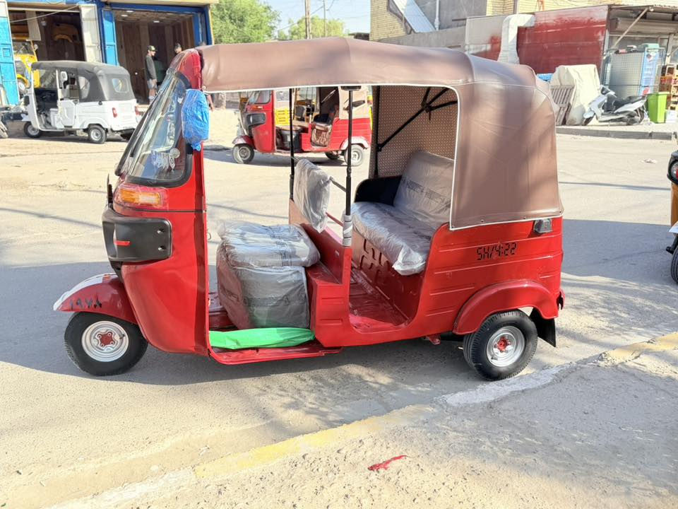 تكتك موديل ١٨ نازله ب ١٩ شهر ثالث  جديده بمعنه الكلمه 
تراي يخبل مكينه كرهبائيات اكسل كله جديد
بيه لغد مصبوغ وثاني صبغته لجماليه ودوس 
السعر 6200  العنوان بغداد مدينه الصدر
هاتف
‭٠٧٧٦ ٧٢٨ ٠٩١٠‬
