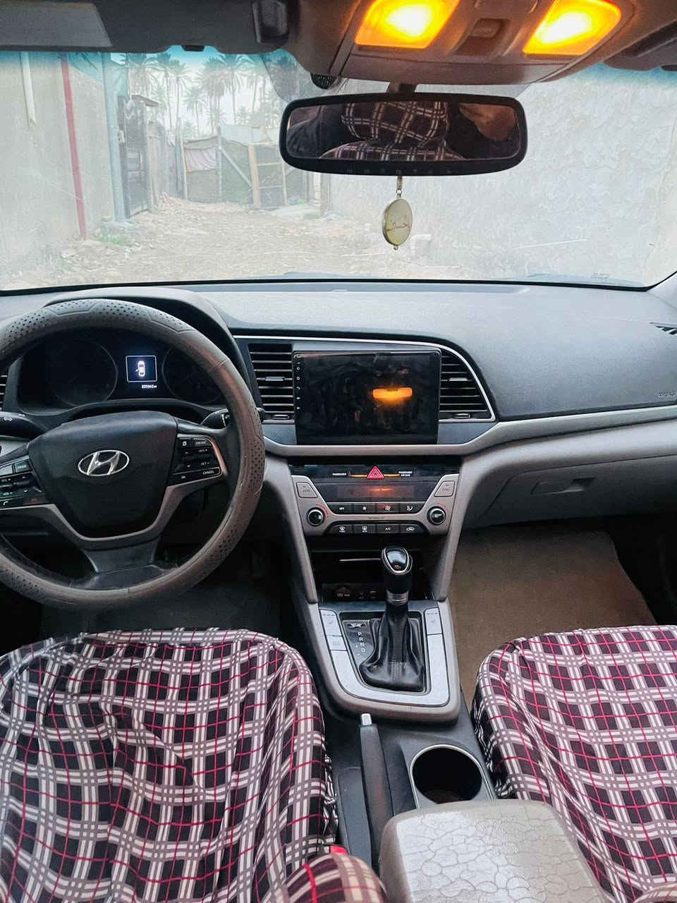 سلام عليكم النتره 2018 بيه فقط جاملغ ونصف الباب مكينه كير شرط سونار سياره جاهزه جديده  بل كارتون فووول واحد على واحد بابل سنويه لل27 مكاني حله مركز مدينة السعر 118وبيه مجال ‏‪***********‬‏
