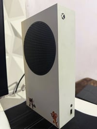 اكسبوكس سيريس اس مع 2 جوستك اصلي وقاعدة شحن وبطاريات عدد2 للجوستك ب350...