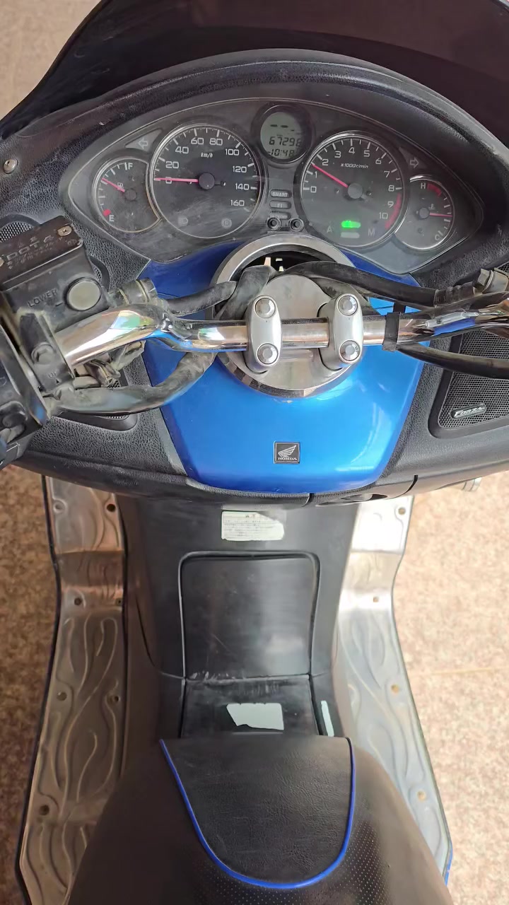 السلام عليكم
فورزه 08 للبيع 

تخم ويل وتاير جديدد 

قبق كلاجات نيكل دواسات نيكل 

المكينة جديد عله وضع الشركه 

الكير شغال 4تحويلات 6نمر 

ماملعوب برغي بيها دراجه 

كهربائيات كلها شغاله عله وضع الشركه 

الدراجه مكفولة كفاله عامه  

شرط شلعه ومعدل 

المكان ناصريه /ناحية الفضليه


**إذا كنت صاحب هذا الإعلان وتريد حذفه لأي سبب، رجاءا أرسل رسالة إلى الدعم الفني**