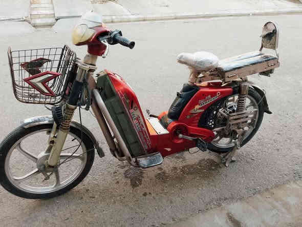 ماطور شحن للبيع
بدون بطاريات 
بي عطل ماعرف شنو 
كهربائياته شغاله 
قيم السعر
الي يريده يتصل 
***********
