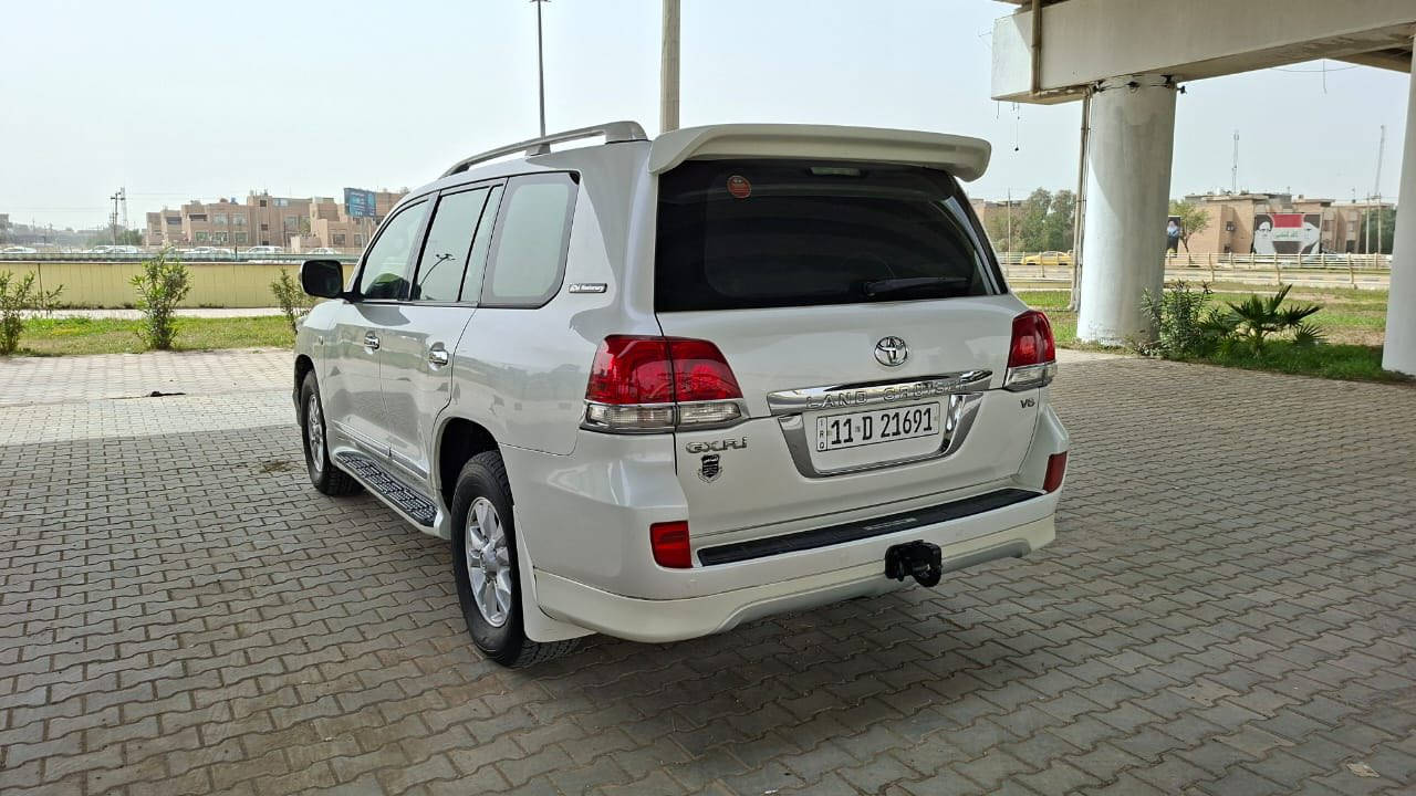 لاندكروز مديل 2011  ستينيه 
ماشيه 166km 
رقم بغداد باسمي 
فقط بنيد تبديل اثر فابلون 
الباقي كفاله 
سونار مرفق 
السعر 305 $
اتصال ***********
