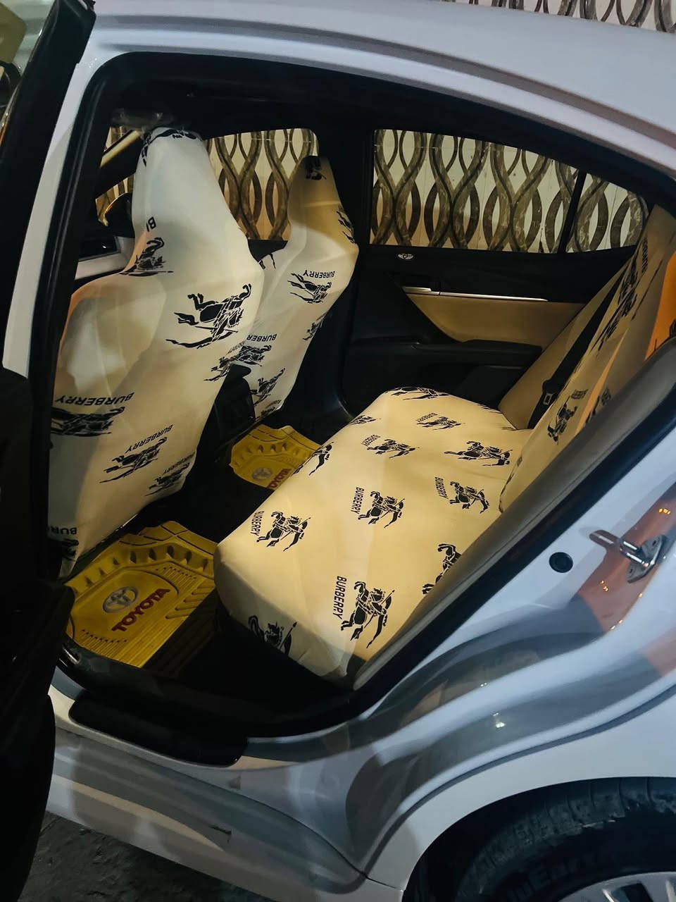 سلام عليكم كامري خليجي 2025 ماشيه 21 الف سيارة جديده فول مواصفات هايبرد+ بنزين رقم صاحب السياره ***********    معلومات اكثر اتصل
