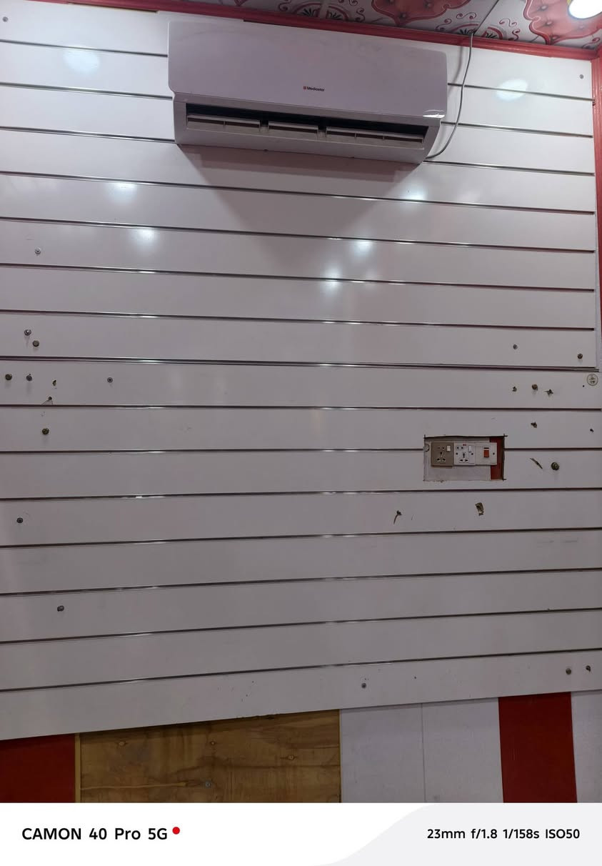 سلام عليكم  انديف مال محل موبايل 8ققطع سعر لخاص نتصال بيك خير وددلل ***********
