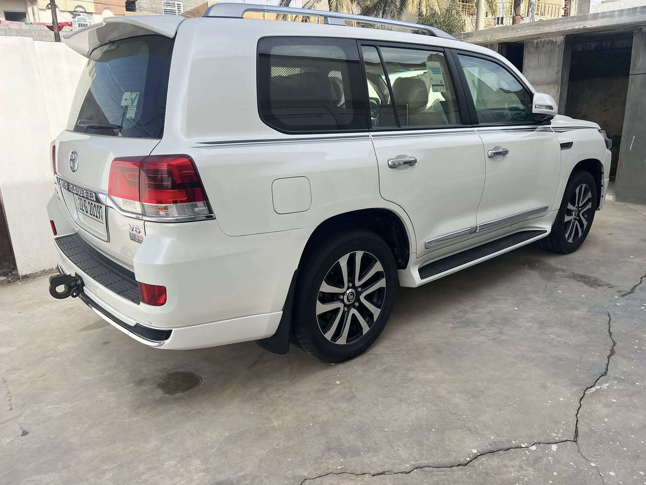 السلام عليكم
للبيع فقط
لاندكروز 2019 ساز كراند تورن 
مواصفات 
6 سلندر 
لايت اسود 
صندوق كهرباء 
دبل كشن كهرباء 
دشبول ليزري لكزز 
دبل موس 
4 كامرات مع خزن 
حساسات خلفيه اماميه 
كشنات جلد 
ماشيه 90 
فقط بيها بارد بالجاملغ الايمن معدل ع بارد موضح بالصوره  
مواصفات كراند تورن معروفه والسياره حلوه 
رقم اربيل بسمي 
مكان السياره ديالى 
سعر 575  يعني 5 شدات و 75 ورقه بيها مجال للشراي 
واشرف بكل شخص يخابر او يعلق 
تحياتي 
***********
