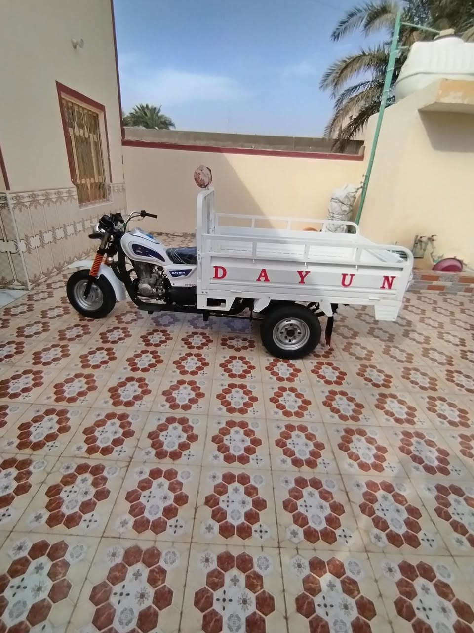 السلام عليكم ورحمة الله وبركاته ستوته للبيع مديل 2009 رقم وسنويه ستوته جاهزه مابيه نقص ابد كلشي جديد *********** هذا  والشراي يدلل
