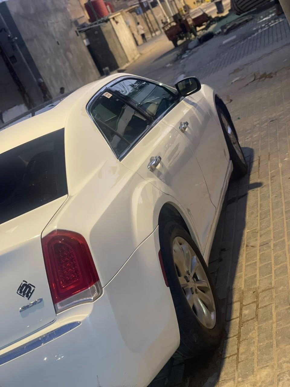 يالله اوباما 2019 c بانوراما فول مواصفات 3.6 فور ويل
معروفة موصفات الـC
وارد امريكي حادثها كلش بسيط جاملغ وبنيد خفيف كلش بدون دواخل
مدفوع كمركها ومسقطيلها رقم ظاله بس على استلام الرقم الجديد 
العنوان البصرة 
225 وبيه مجال كلش كلش قليل
***********
بدون مراوس نقد فقط
