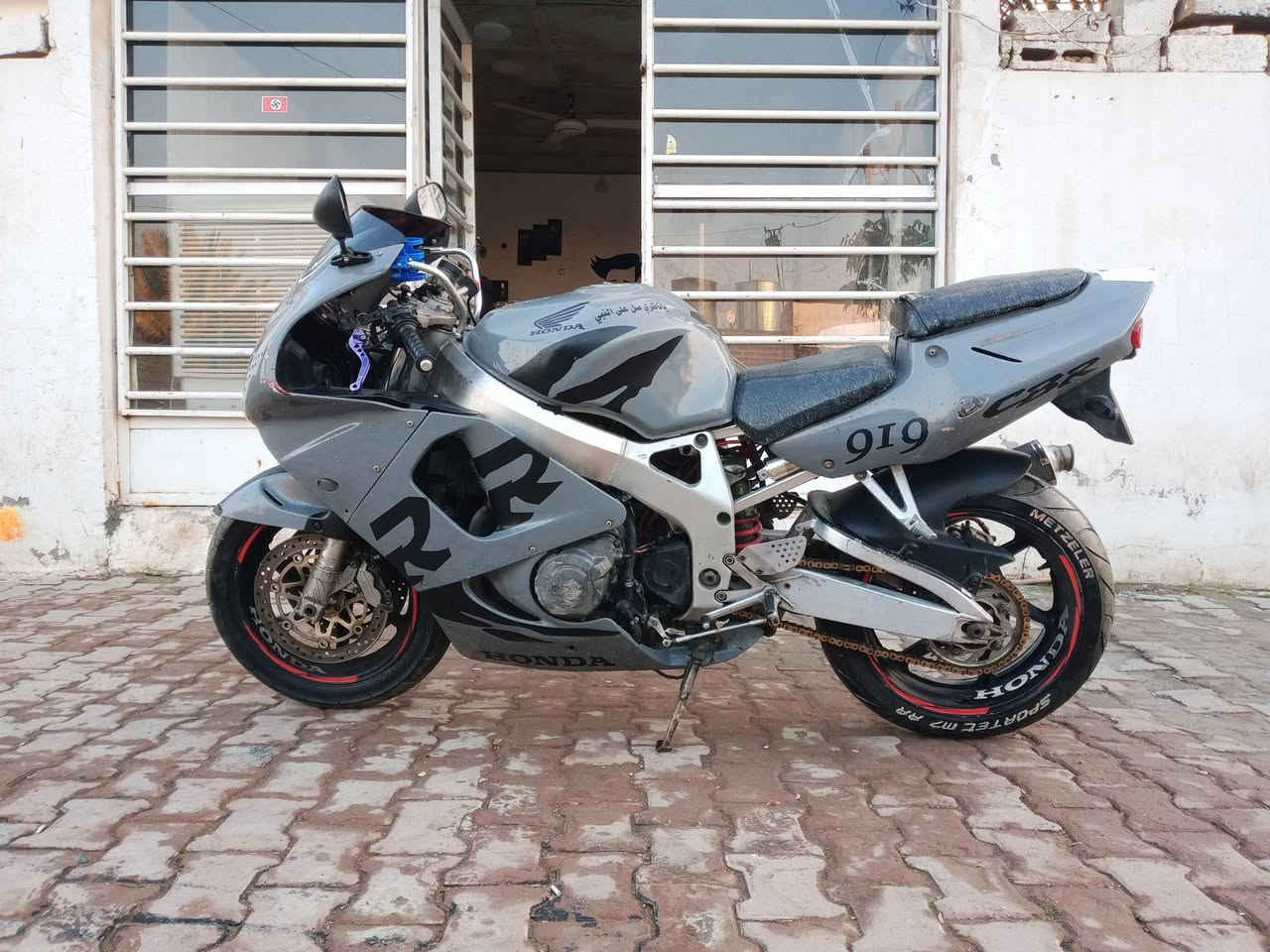 10 اوراق دراجه سعر مليون ونص نضافه فول كير محرك فول لا صرف ولا بخار نشاط دراجه كامل كهربائيات تنكر سلف وتطلع مكان كركوك رقمي ***********
