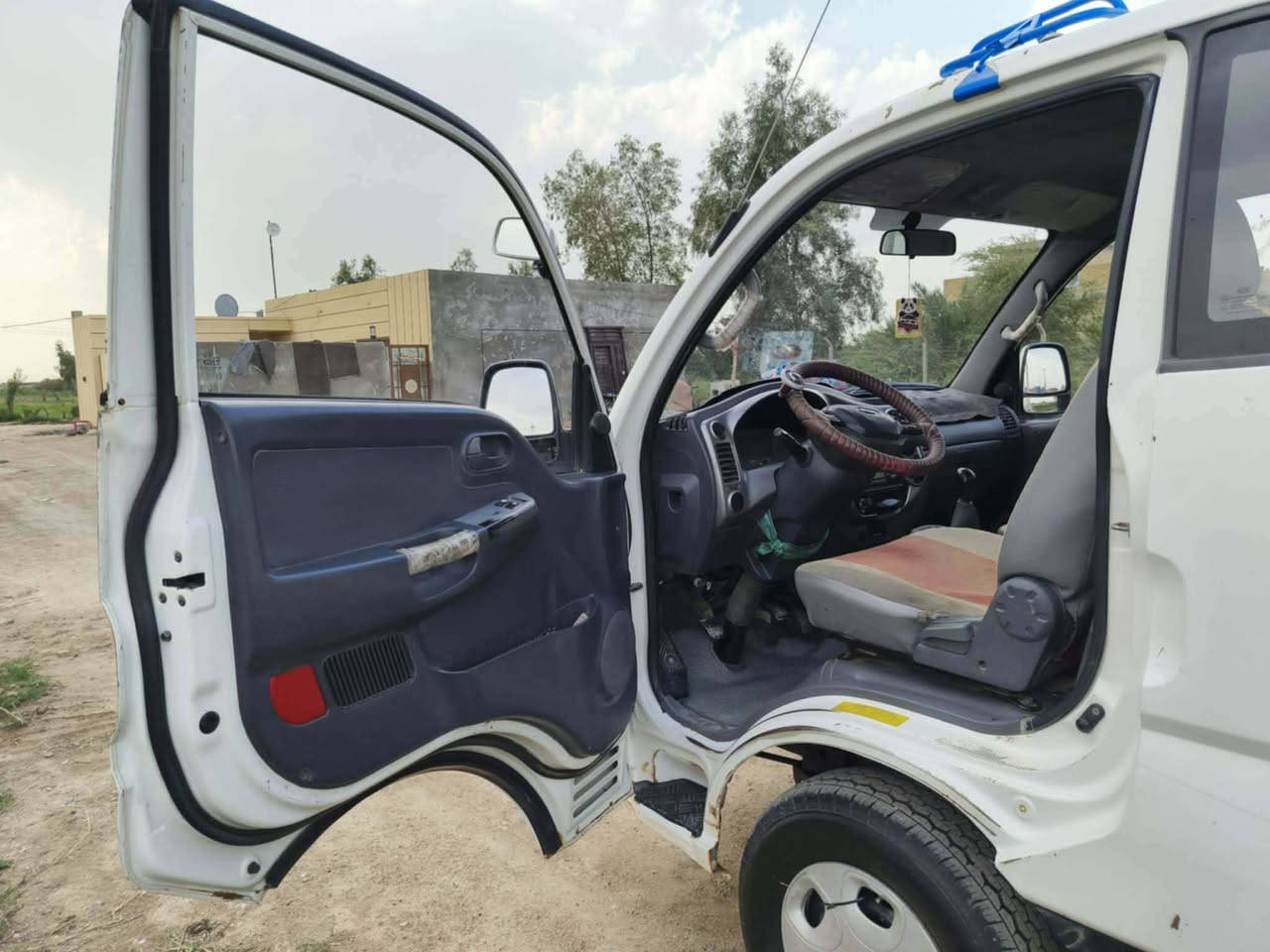 السلام عليكم كيا بنكو للبيع موديل 2013 سياره نضيفه ما متعوبه استفسار اتصل علرقم‏‪***********‬‏
