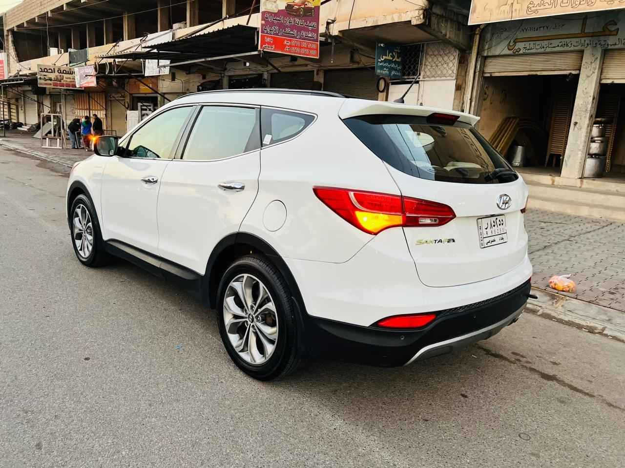 السلام عليكم 
هيونداي سنتافي ٢٠١٥ 
خليجي ٦ سلندر ٧ راكب 
بيه الجاملغ خلف السائق بي ضربه 
والمحرك مبدل كازكيت بسبب نضح 
السياره خير من الله جاهزه من كلشي 
مكاني كربلاء 
السعر ١٨٠ وبيه مجال 
 *********** Colombo, Sri Lanka
