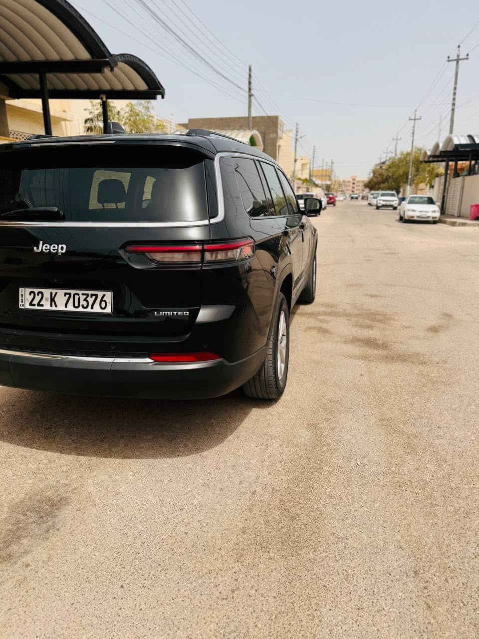 Jeep Grand Cheroke Limted  L2021
سبعة راكب 
الموديل : 2021.
المحرك : V6.  3.6L . 
ماشيه 31 الف  ميل  
المواصفات: 
السياره فول عدى البانورما
* دفع رباعي 4*4 AWD 
* رادار امامي وخلفي مع مانع تصادم . 
* تحذير الخروج عن المسار . 
* تحذير النقطة عمياء 
* ويل قياس 18 انج .* 
* كاميرا خلفية . 
* المصابيح الأمامية ليد .
* حاجب زنون .
*المصابيح الخلفية ليد . 
* تشغيل عن بعد .
* صندوق كهربائي .
*حساس امطار . 
* المقاعد الأمامية كهربائية .
* المقاعد الأمامية والخلفيه تدفئة .
* ستيرن فول تحكم .
* سستم صوت Alpine . 
* انارة داخلية LED . 
* حساسات خلفية . 
* 7 راكب .
* مكيف خلفي مع وحدة تحكم منفصلة . 
* تدفئة ستيرن . 
* مرايا متحسسه للضوء العالي . 
* مانع تصادم خلفي .
*نظام ترحيب ودخول بدون مفتاح . 
* بلوتوث تلفون . 
* محدد سرعة . 
* نظام التشغيل والاطفاء الاوتوماتيكي 
* سايد بريك كهربائي .
*الغرفة الداخلية سوداء 
الحادث موضح بالصور 
تبديل فقط قطعه واحده 
السياره داخله ع إربيل 
المكان الناصرية 
السعر  295 $$


**إذا كنت صاحب هذا الإعلان وتريد حذفه لأي سبب، رجاءا أرسل رسالة إلى الدعم الفني**