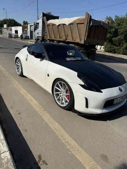 نيسان (z)للبيع فول موصفات من عده الفتحه  سياره كير محرك مكفول السياره فول نشاط   ومسروف عليه جاهزه. لاخير قطعتين صبغ وقطعه اكلير للجماليه  مديد (2010) الموقع لاعظميه اصليخ  السعر 125وبيه مجال  ***********
