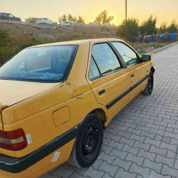 سلام عليكم بيجو لميس 2016 سيارة جاهزة من كلشي كير مكينة صدر مشط بور ستيرن كلة جديد رقم انكليزي هيئة وغرامات مصفرة رايدهة ب٣٨ وبيهة مجال رقم ***********
