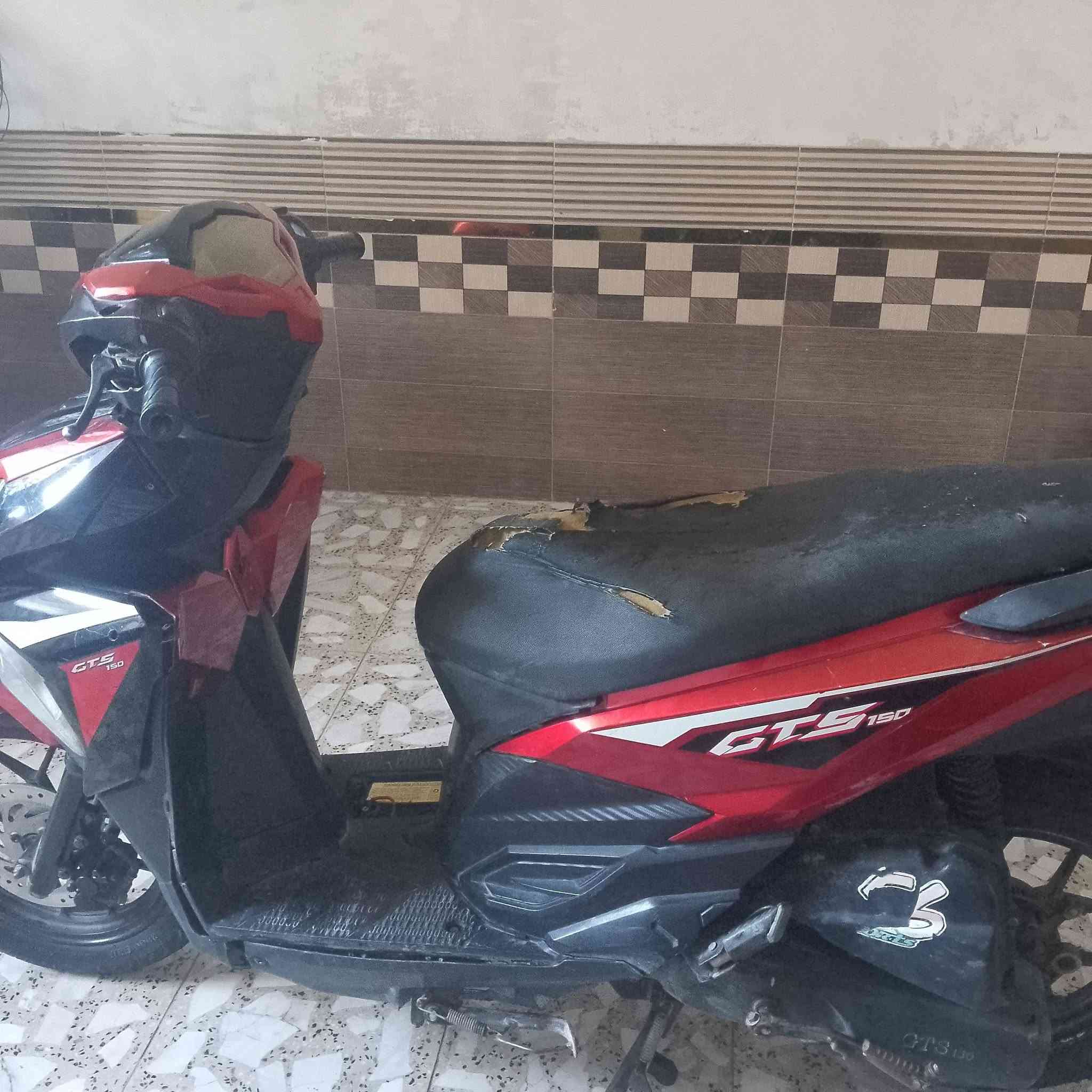 سلام عليكم دراجه للبيع سعره 350؛وبيهه مجال 
للستفسار ،*********** بلديات حي تراث
