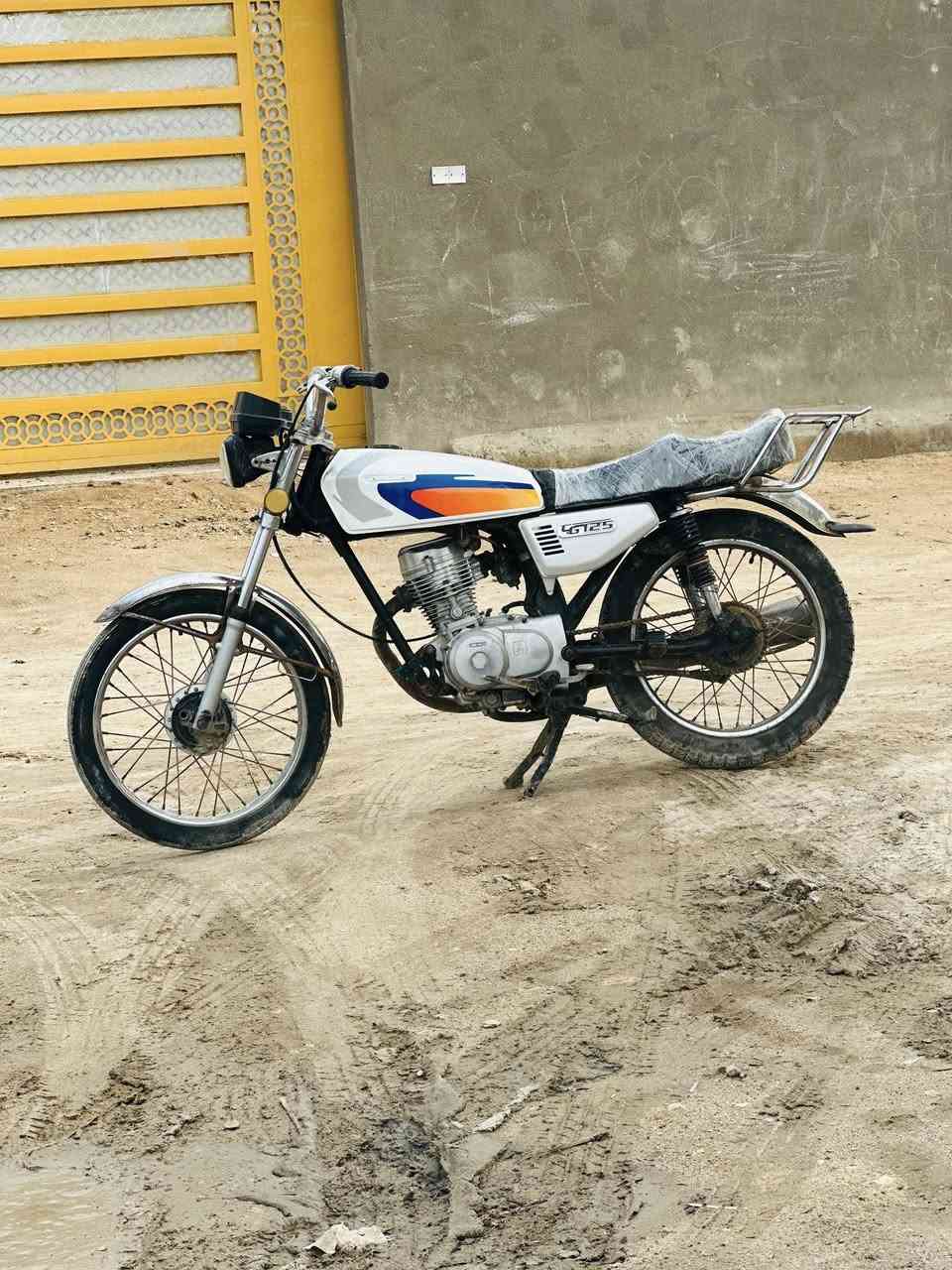 نامه شلامجه الاصلي ادوات ادوات للبيع
شاصي نظيف لالحيم ولا شي شلامجه بوريه ضعيفه
كهربائيات بيها 
مكاني قضاء المدينه 
$$$ ٣٥٠  
وتساب
***********
اتصال ***********
مو شراي لاتعبني🤍❤️
