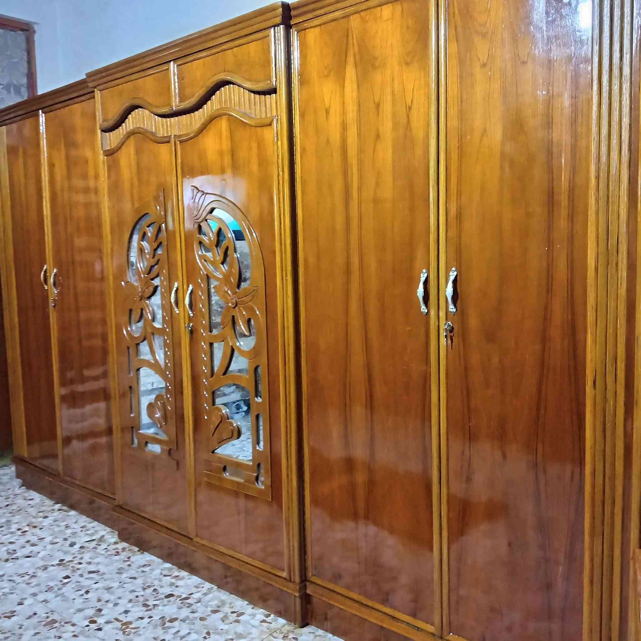 مكلف بلنشر غرفه تسكام نجاره صاج داخل وخارج ظهر جرجوبه 750 وبيه مجال مكانه حله للإستفسار الاتصال بلرقم ***********
