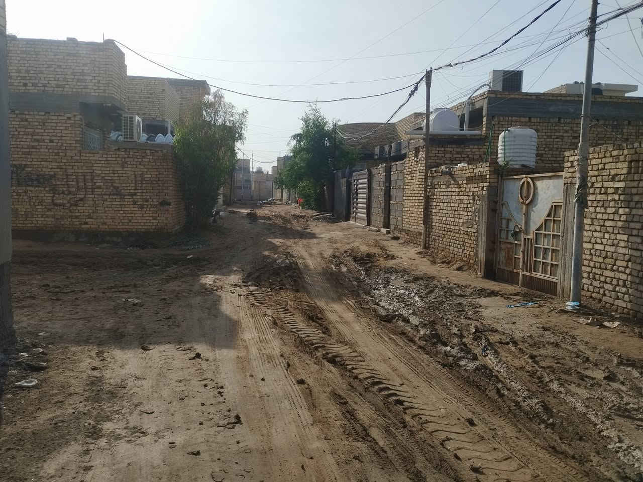 بيت للبيع المساحه 200 حي الامير بالزراعي شارع يطلع على عرجه عروف ويطلع لحي الامير ***********
