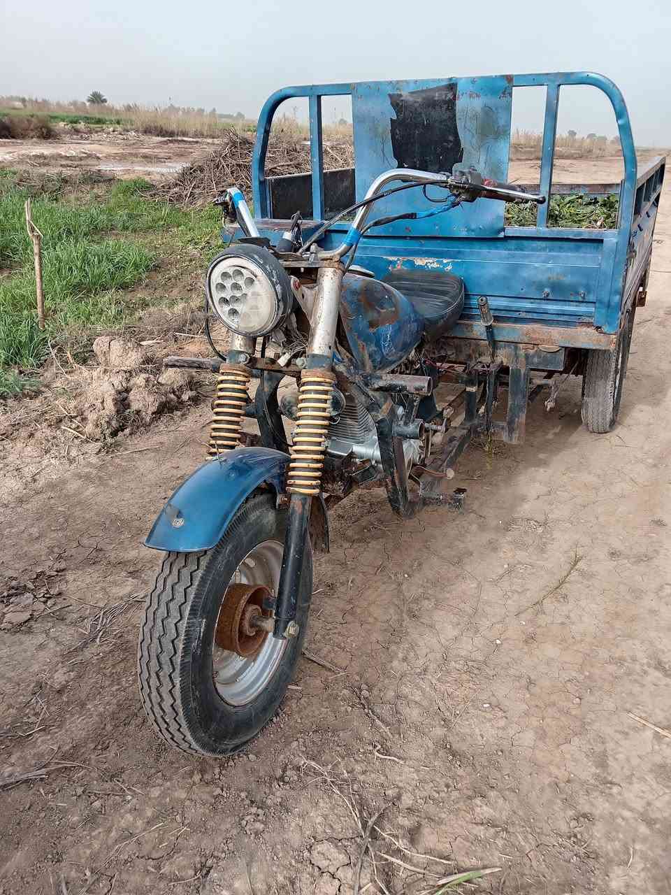 سلام عليكم ستوته البيع مديل 14
ستوته محرك 25 مامفتوح تايرات جداد ستوته نكره سلف ***********
