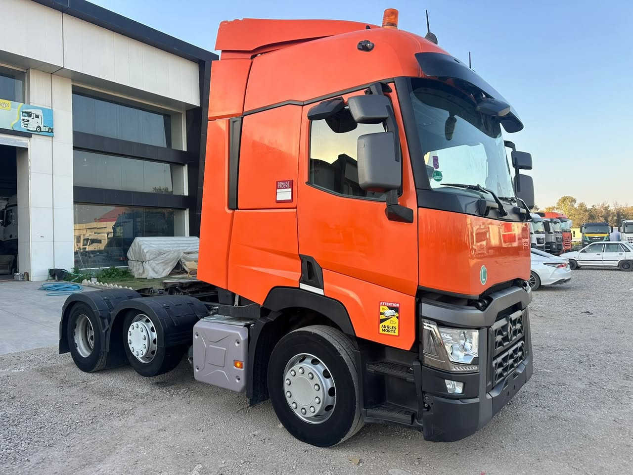 للبيع
رينو سنكل 
موديل 2018 
حجم 460 
672 الف ماشية 
فول فول مواصفات 
عنوان كلار 
شركة جواني سردم 
***********
