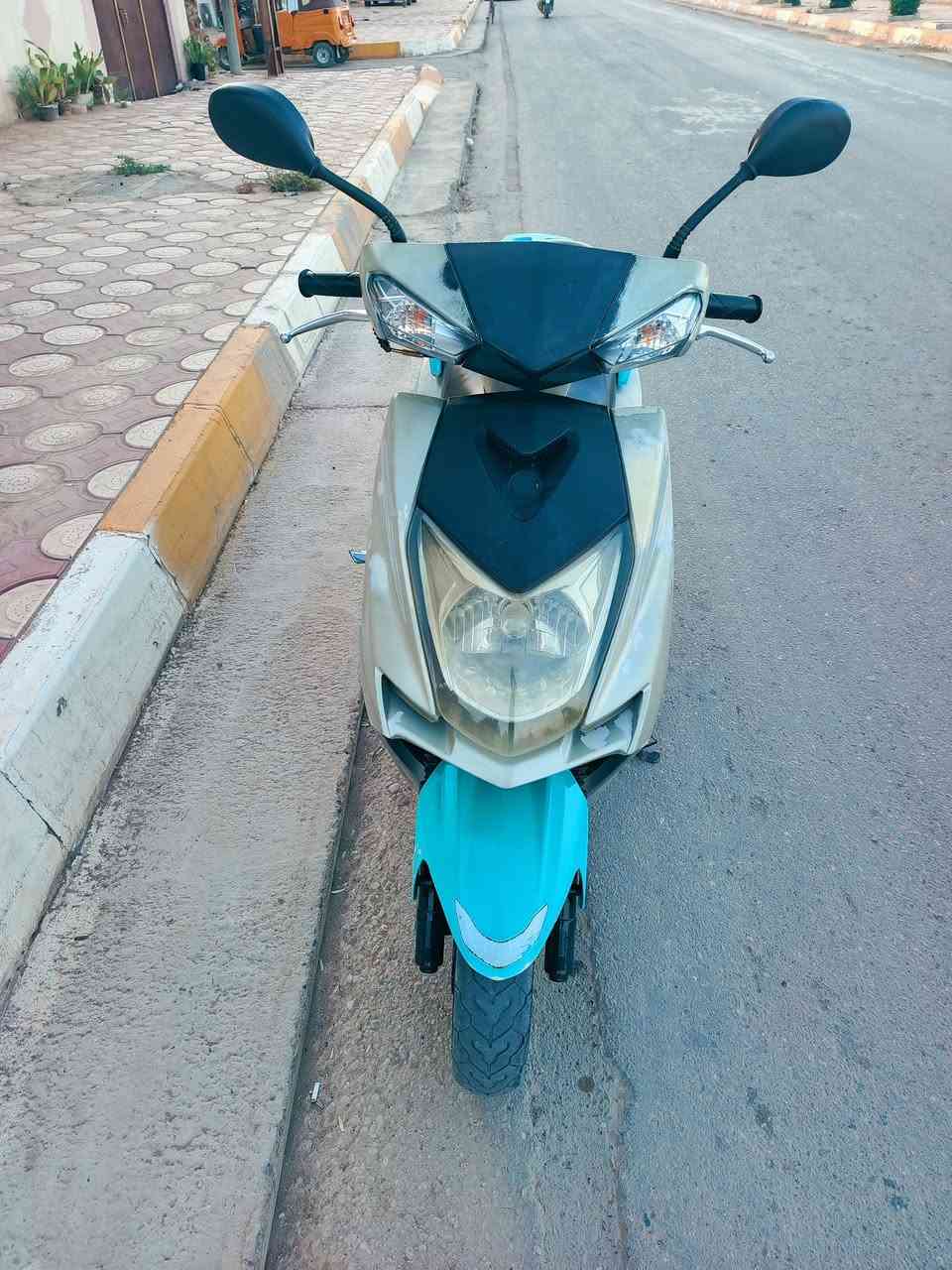 سكنس مكفوله محرك رمبه خرسه +معدل +كامله مكمله برغي ممفتوح  شغل وطلع كبل 400 وبيها مجال***********
