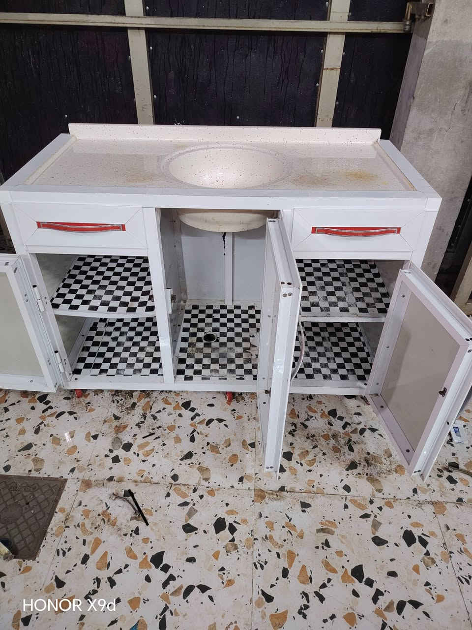 سنك مرمر حيل نضيف السعر 120وبي مجال ***********
