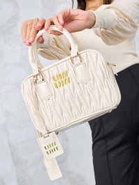 جنطة ميو ميو • انطي سعرك