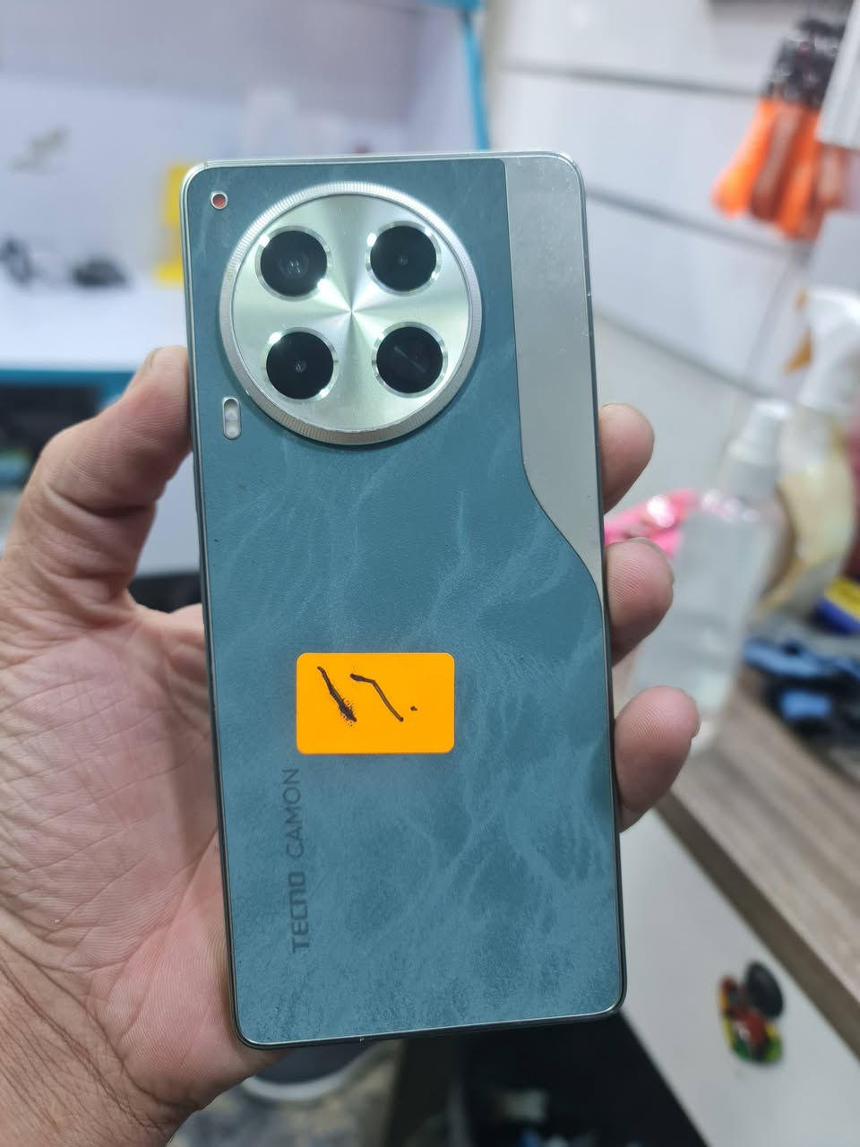 تكنو كومون 30 برو.  (512/ 12) / 5g
نضافه 100. جهاز كلشي مملدل بي اصلي كله 
ملحقات شاحنه. وكفر.  فقط.  
(الكامره السلفي بيه خلل. فقط.)
ب160$$   
***********. 
نجف /عباسيه
