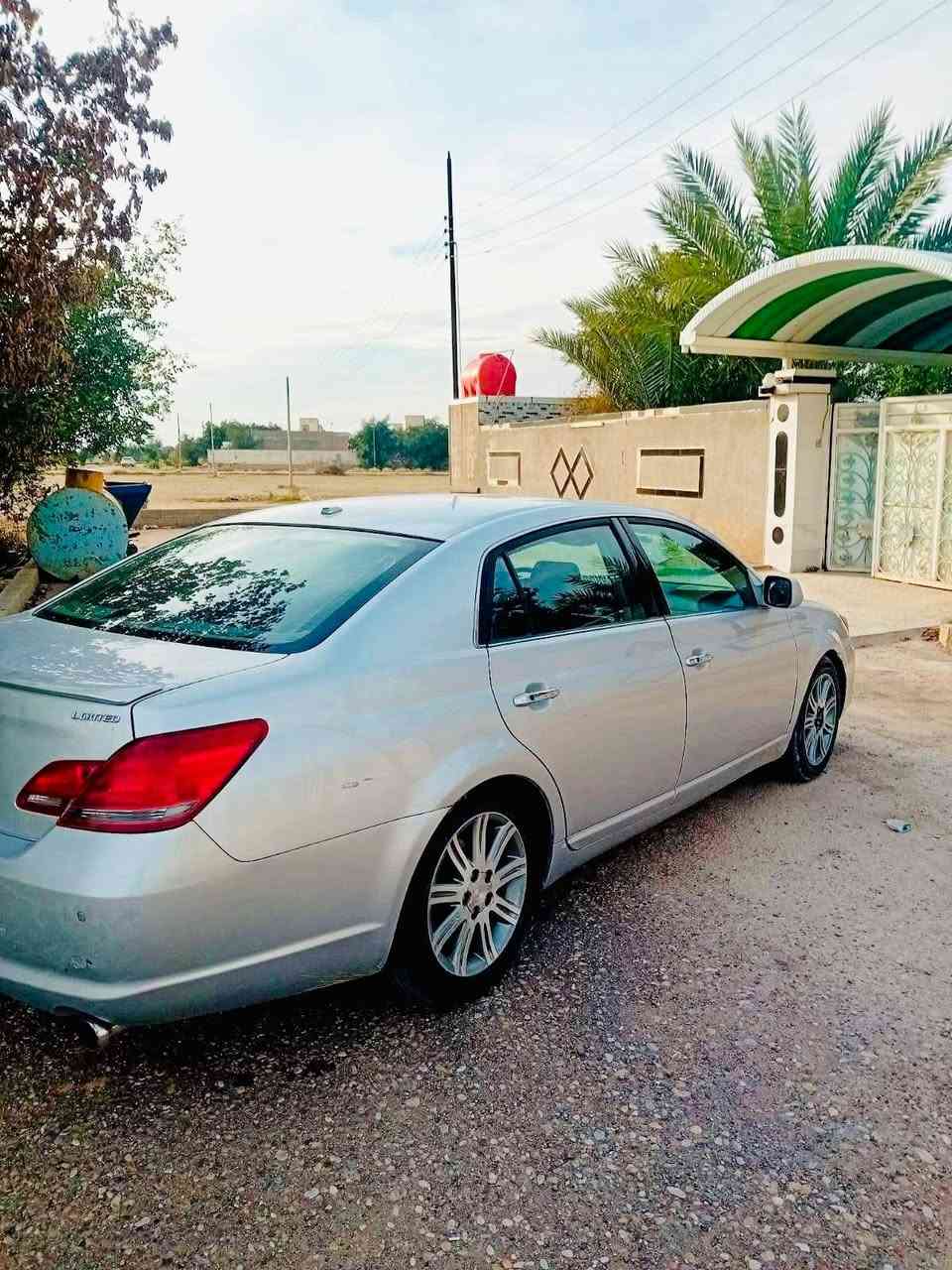 تحيه طيبه احبتي 
افلون سلفلري 2009 رقم شمالي بسمي ماشيه 200 لسنويه مده الانتهاء 2027 مكفوله من الصبغ والضربه فقط بارد بسيط 
تبريد ثلج لمحرك والكير ما مفتوح 
المكان ميسان العماره 
السعر 115
 الرقم ***********
