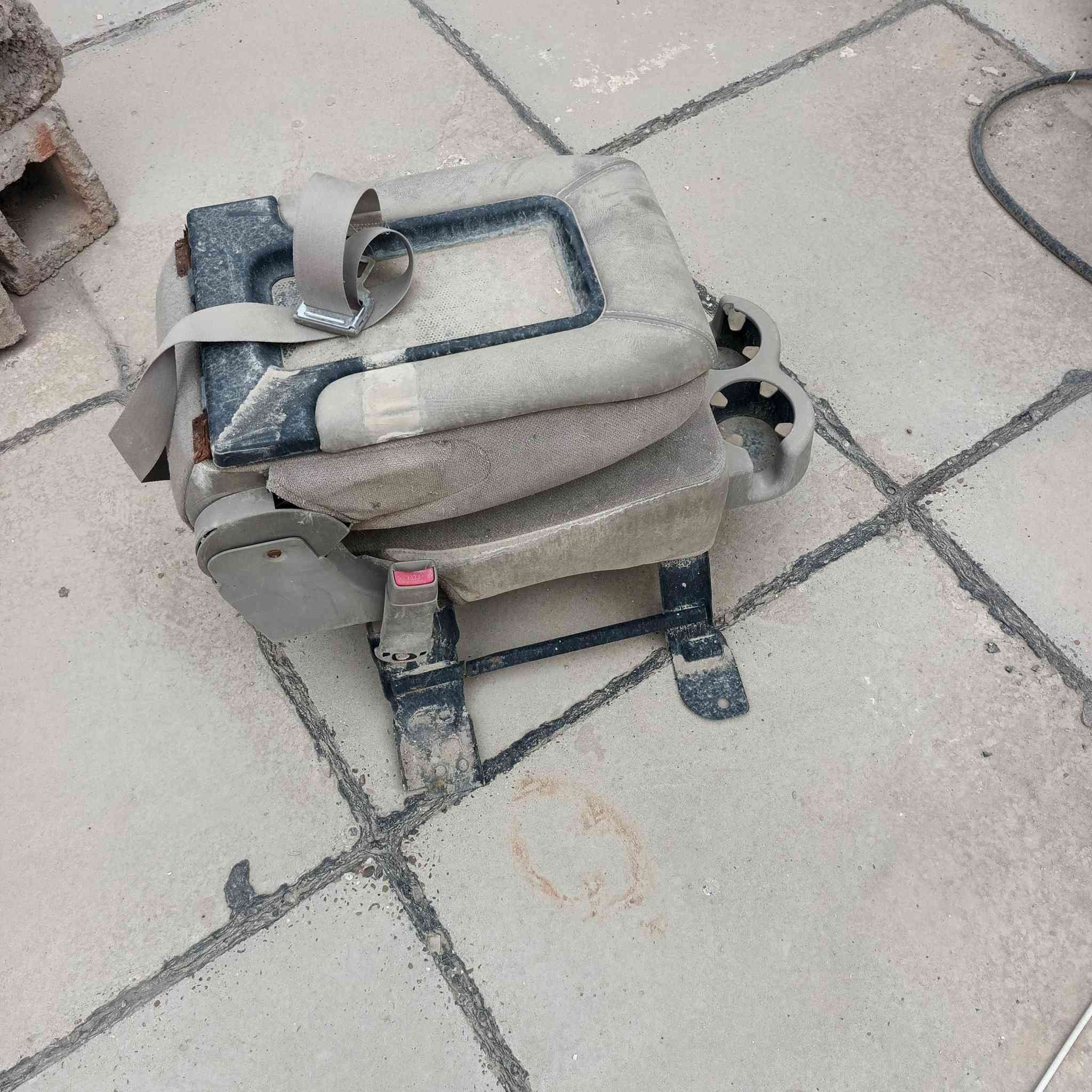 سلام عليكم ورحمة الله كشن قلاب مال قطع للبيع يرادلة غسل فقط قبل ٧٥ مكان أبو غريب *********** بي واتساب
