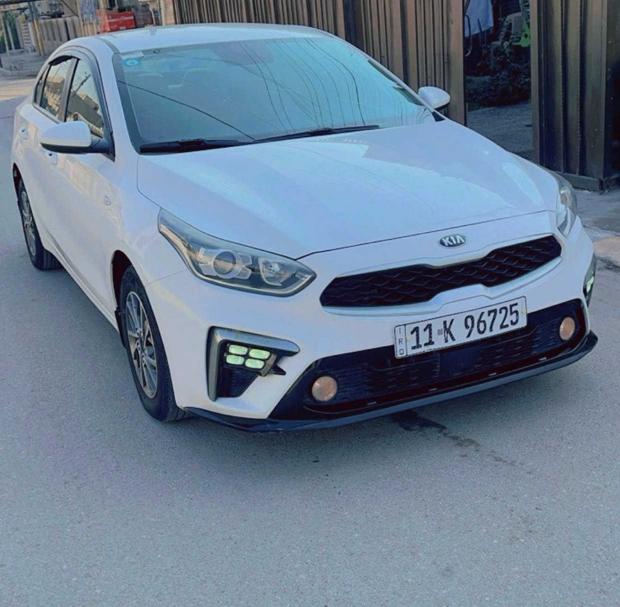 سيراتو 19 خليجي مكينه 2000
نص باب صبغ فقط وتبديل رواجز فقط
ابيعلك شرط سونار
مسويلها ادامه كامله 
عمل بصمه وتشغيل عن بعد واشاير وشاشه 
داخل جديد وتبريد ثلج  باسمي السياره 
مكاني البياع 
***********
